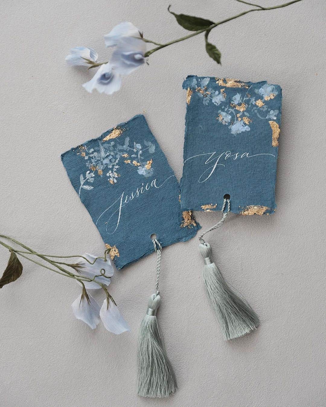 Veronica Halimさんのインスタグラム写真 - (Veronica HalimInstagram)「Another handmade invitation bundle for Jessica and Yosa where little detail matters. Congratulations @gacil #yojeskitanikah  —  #vhcalligraphy #truffypi #カリグラフィー #カリグラフィースタイリング #モダンカリグラフィー #calligraphystyling #カリグラフィーワークショップ #weddingstationery #moderncalligraphy #handmadepaper  #penmanship #ウェディング #ウェディングアイテム #カリグラファ #スタイリングワークショップ #スタイリング #prettypapers #weddingsuite #styledshootbundle」12月19日 23時49分 - truffypi