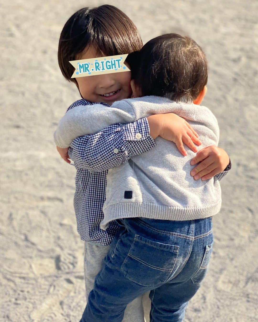 蒲生麻由さんのインスタグラム写真 - (蒲生麻由Instagram)「週末はfamily day💕﻿ 6年振りに携帯変えたら、﻿ カメラの機能が全然違〜う❣️❣️ 夕方でも明るく撮れるし、 ポートレート機能も本当に素敵😆﻿ ﻿ #familyday #brothers #兄弟ショット ﻿ #動いてばかりで全然写真撮らしてくれない﻿ #ポートレート機能に感動 #携帯変えました #mamalife #myboys #mysunshine」12月19日 23時50分 - mayugamo_lamana