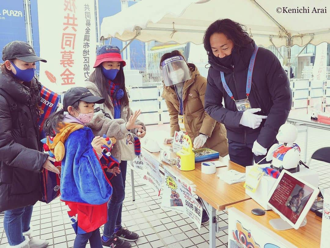 石川直宏さんのインスタグラム写真 - (石川直宏Instagram)「久々の味スタ✨ 勝利で今季リーグ戦を終えました！ スタジアムにはやっぱりパワーが溢れてたなぁ〜🤝 俺も味スタを縦横無人に！？駆け回りました🏃‍♂️💨  皆で戦い抜いた2020シーズン。集大成を1月4日のルヴァンファイナルで🔥 . . #明治安田生命J1リーグ #jleague #Jリーグ #DAZN #ヴィッセル神戸 戦 #TokyoKobe #ジークDay #Sieg #StayWithTokyo #青赤パーク #XFLAG #お腹が空いたら青赤パーク #ブリコラ #赤い羽根募金 #調布 #Chofu #ECOパスプロジェクト #fctokyo #FC東京 #tokyo #blueandred #青赤魂 #FC東京ファミリー #一体感 #youllneverwalkalone #YNWA #fctokyoclubcommunicator  #FC東京クラブコミュニケーター #石川直宏」12月19日 23時51分 - sgss.18