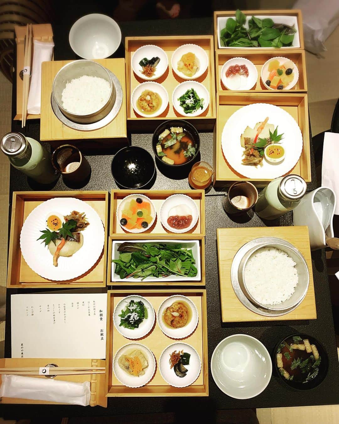 まきたんさんのインスタグラム写真 - (まきたんInstagram)「最高すぎる🥺ここ泊まらないと食べれないけど絶対食べて欲しい🥺❤️  ほしのや東京。  洗練された上質や空間で 都会なことを忘れる  外国人向けなのかな天井高くて 広い  まだ食べたい最高最高最高🥺  #ほしのや東京」12月19日 23時58分 - makitan.investor