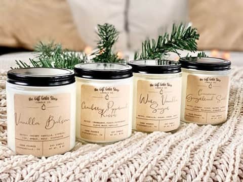 HGTVさんのインスタグラム写真 - (HGTVInstagram)「Cold winter days and nights don't feel so dreary when a cozy candle burns nearby. 🕯 Brighten up your space during the winter months with a new seasonal candle that smells like woodsy pine or fresh mint. 🌲 Shop our favorite winter candles at the link in our profile. 🔝🛍⁠ ⁠ #shopping #winter #cozy #candles #cuddleup」12月20日 0時01分 - hgtv