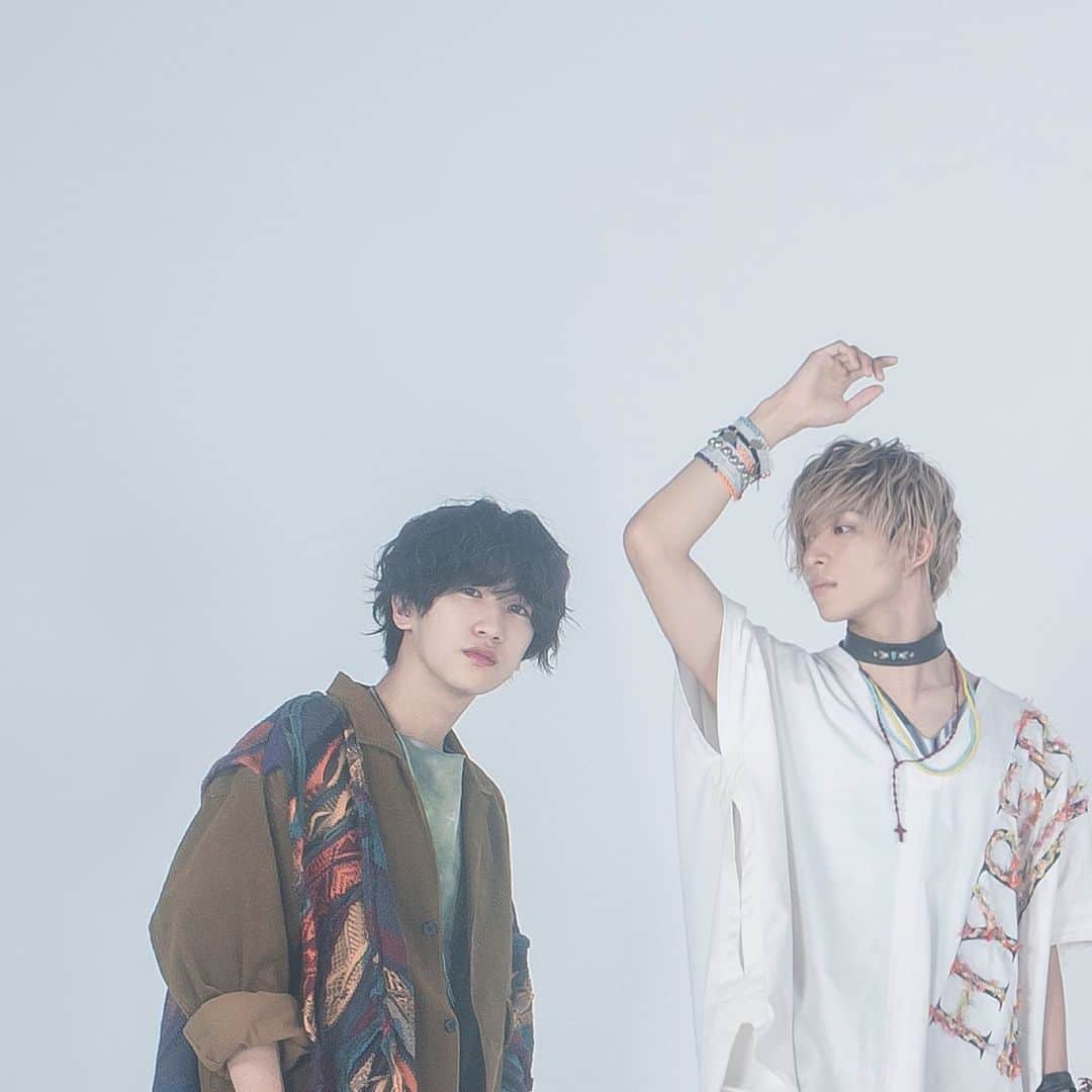 古幡亮（WATWING）のインスタグラム：「WATWING 2nd EP『to plAce』 2021.1.27(wed) release🕊🕊🕊 . . @watwing_official  @noa_2930_0222 × @ryofuruhata__  #WATWING #2ndEP #toplAce」