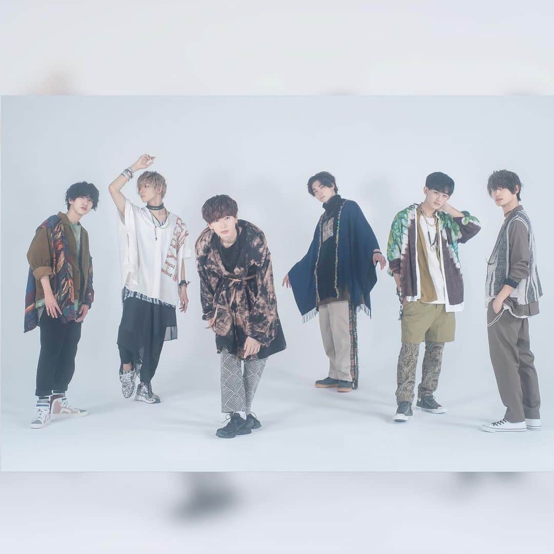 古幡亮（WATWING）さんのインスタグラム写真 - (古幡亮（WATWING）Instagram)「WATWING 2nd EP『to plAce』 2021年1月27日(水) 遂にrelease決定！🕊🕊🕊  そして！！！ New Artist Photoも公開✨  1stEP『forWard』のときに好評を頂きましたオンラインサイン会やリリースイベントも開催決定！！ 日程や詳しい内容は今後の続報をお楽しみに！  最高の4曲、収録しております！ 大人のWATWING 2020年を乗り越え、2021年の決意表明のEPです！楽しみにしてて下さい！！！ . . @watwing_official  @asahiii_suzukiii × @rintaro_hachimura  #WATWING #2ndEP #toplAce」12月20日 0時10分 - ryo_watwing