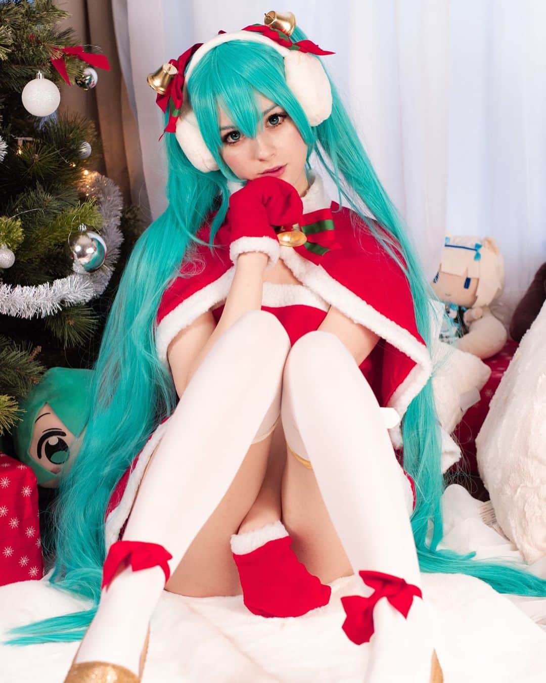 Hirari Ann（ヒラリー アン）のインスタグラム：「ミクミククリスマス! 🎄 Full set on my pa tr e0n 💕🎁」