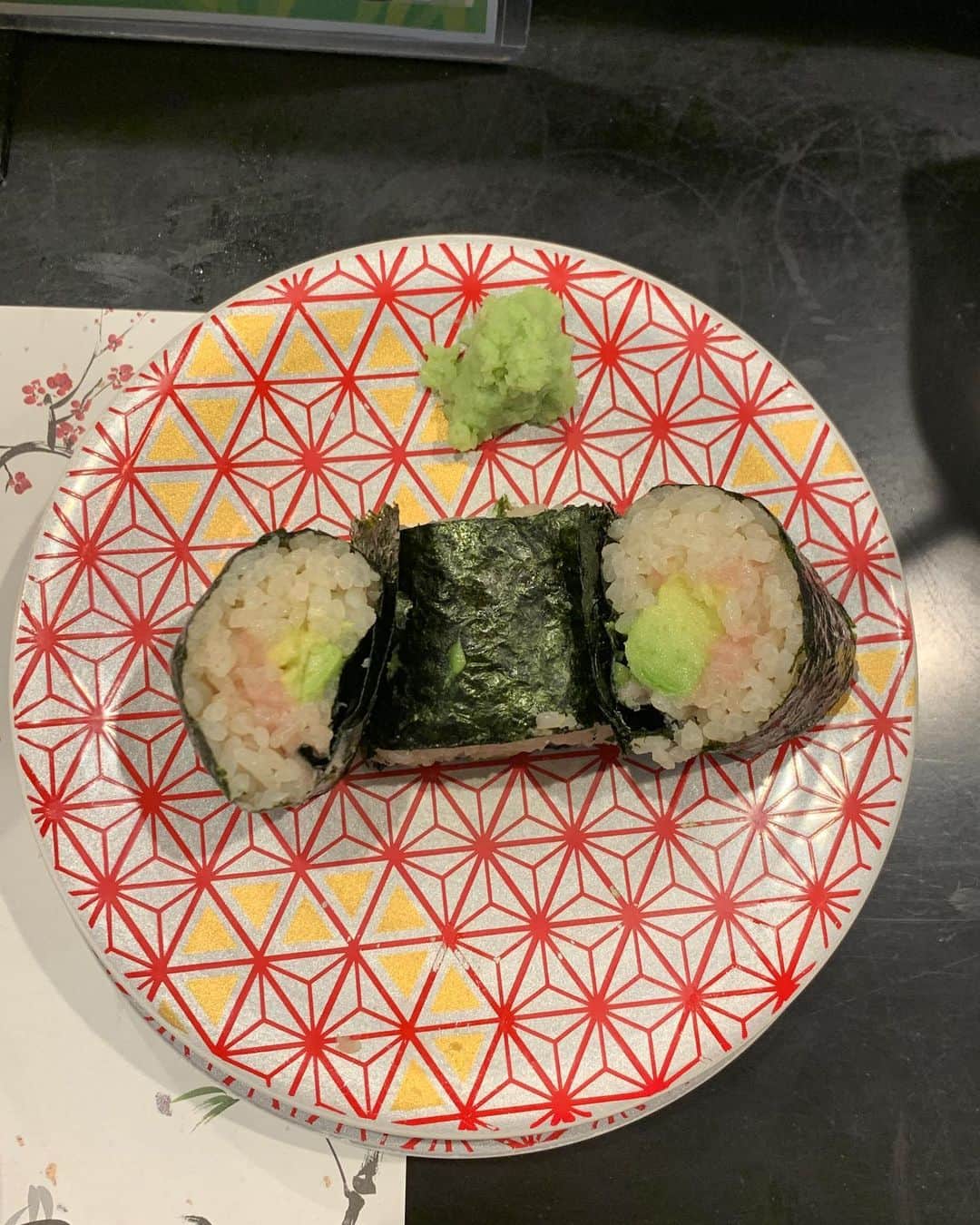 福山理子さんのインスタグラム写真 - (福山理子Instagram)「ごはんが赤かったあ 美味しかったあ  #もりいち  #もり一神保町店  #回転寿司 #ひとりでできるもん #japanesefood  #sushi」12月20日 0時09分 - rikofukuyama