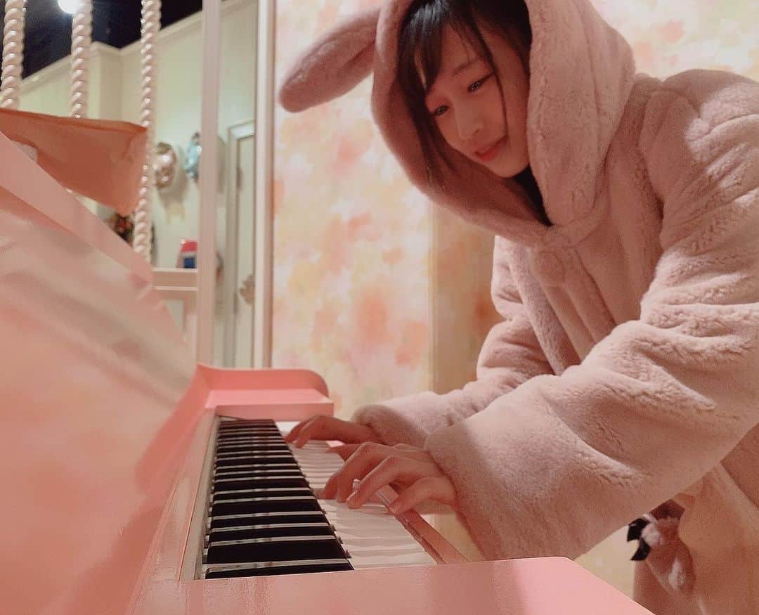 桜愛美さんのインスタグラム写真 - (桜愛美Instagram)「ピアノ弾けるっちゃん… なんつって！！笑」12月19日 15時19分 - manami_guitars
