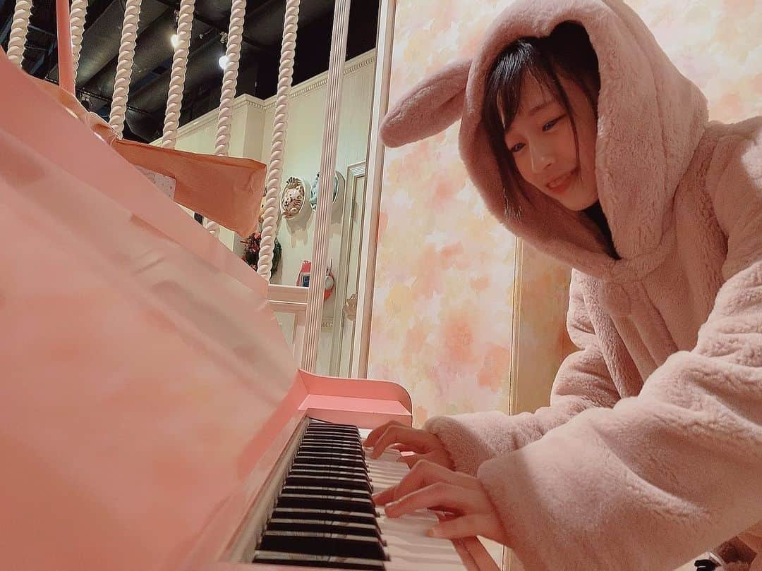 桜愛美さんのインスタグラム写真 - (桜愛美Instagram)「ピアノ弾けるっちゃん… なんつって！！笑」12月19日 15時19分 - manami_guitars