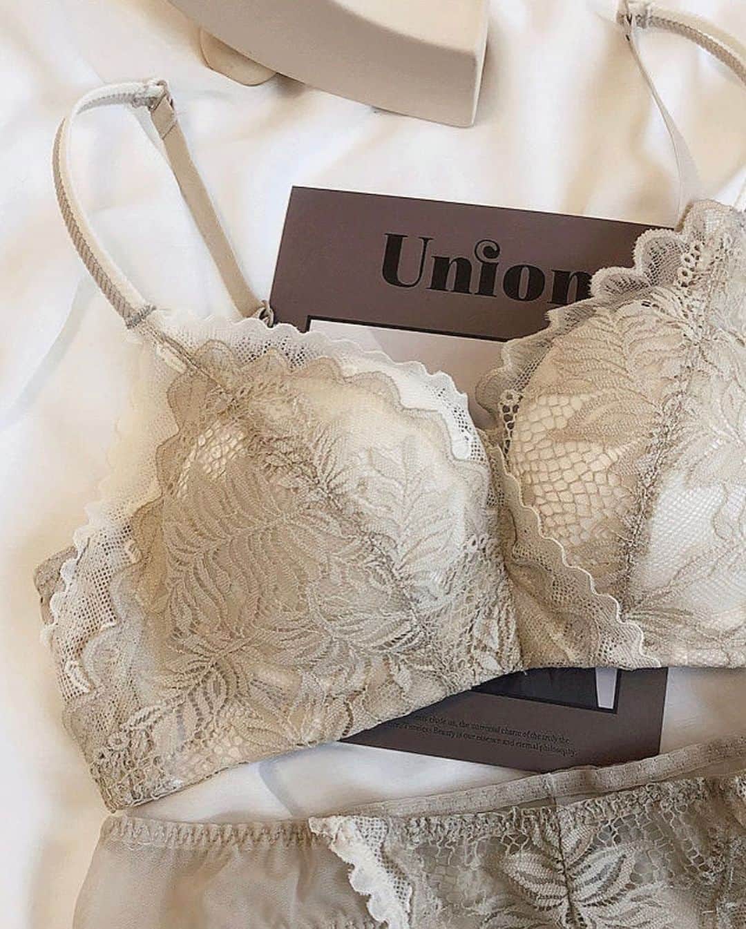 優月美羽さんのインスタグラム写真 - (優月美羽Instagram)「ランジェリー全品均一4480円💓 @sugarlane_lingerie  デザインがめっちゃ可愛い♡ 可愛いランジェリー沢山あるのでおすすめ(｡˃ ᵕ ˂。)🧡  #sugarlane #sugarlane_lingerie #シュガーレーン #ランジェリー」12月19日 15時21分 - miu.yuzuki
