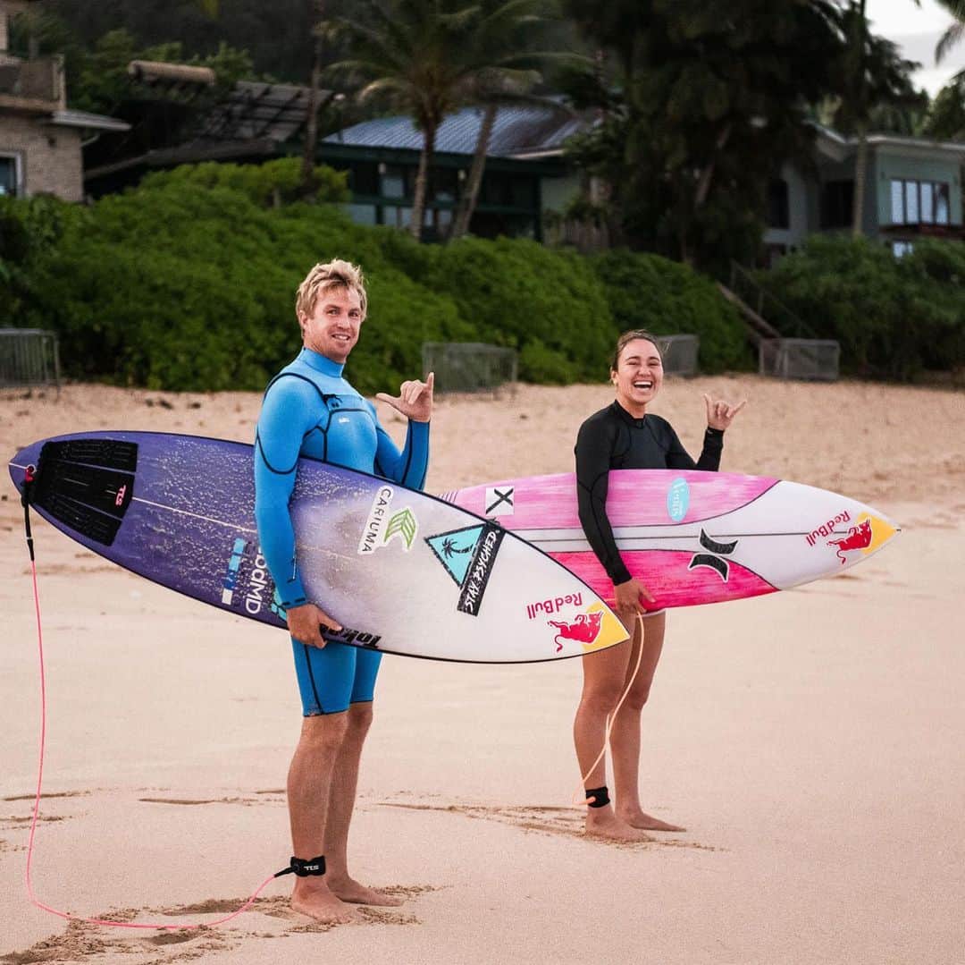 カリッサ・ムーアのインスタグラム：「Facial expressions were a little different this morning haha! Learning from @whoisjob this past week has been an invaluable experience. Grateful to have him in my corner for this event and such a great support team in my family🙏🏼😊 Pics/ @tallteef」