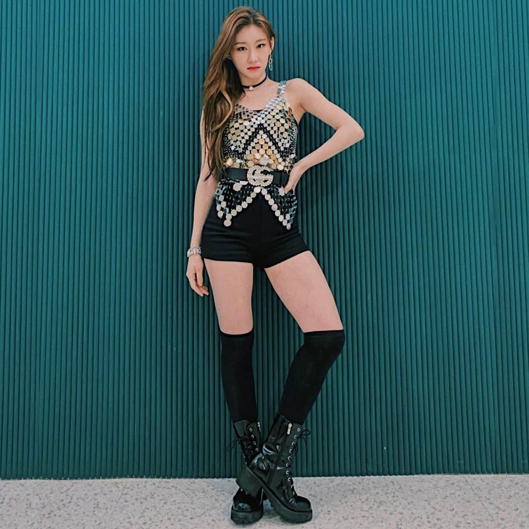 チェリョンのインスタグラム：「she looks so damn fine 💅✨」