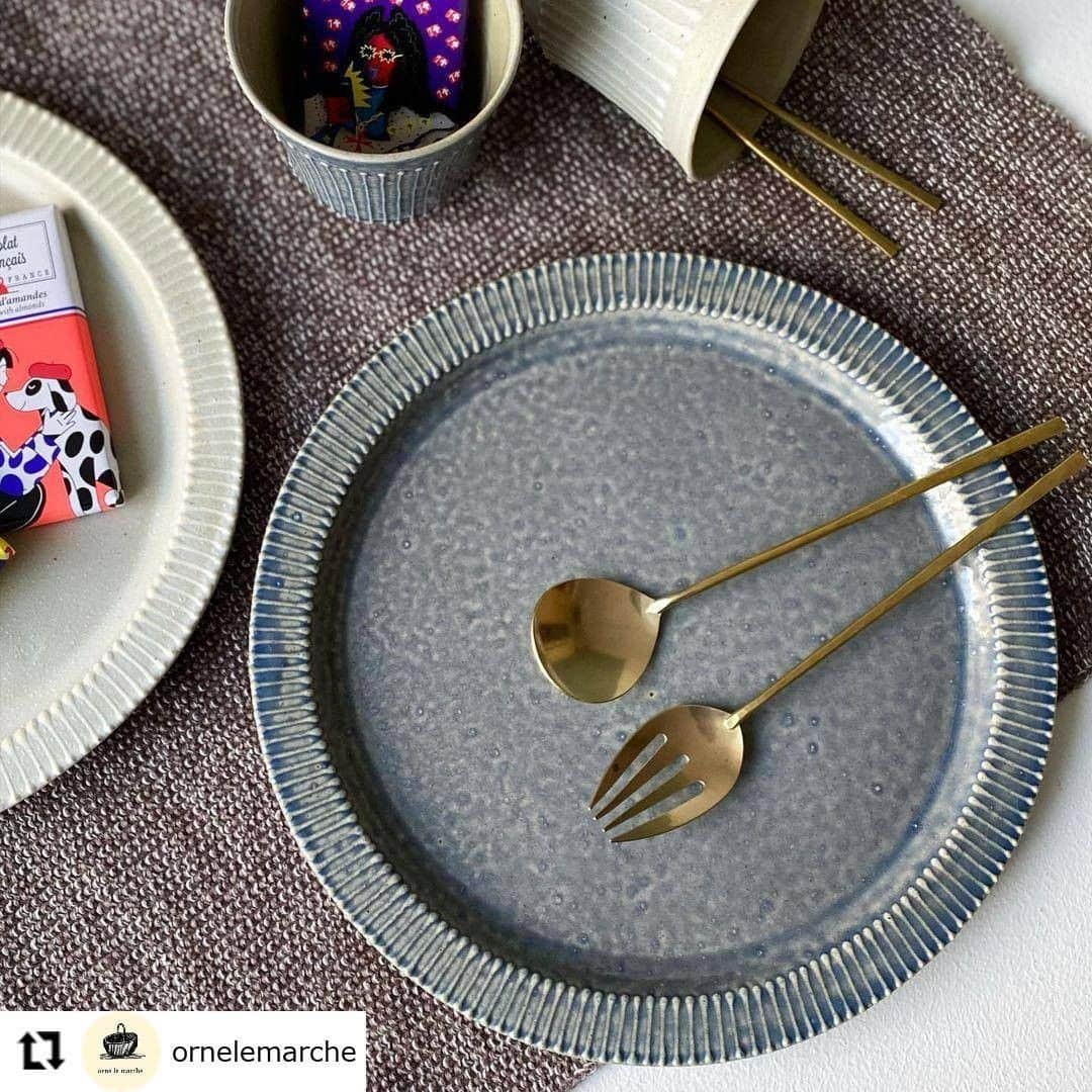 オルネ ド フォイユさんのインスタグラム写真 - (オルネ ド フォイユInstagram)「【姉妹店 オルネ ル マルシェ WEBショップ新入荷情報】﻿  #Repost @ornelemarche ・・・﻿  【やさしくあたたかな風合いのうつわ】  益子で活動されている陶芸家・国友武志さん。 毎年大人気の作家さんです。  シンプルで、あたたかみのある風合いは どんなお料理も映えて合わせやすいです。  ひとつ前の投稿にございます ネコとトリのブローチもご覧くださいね！  ※こちらの商品は、吉祥寺店にて販売しております。  #ornelemarche #ornedefeuilles #kichijoji #fudomae #madeinjapan #mashiko #オルネルマルシェ #オルネドフォイユ #吉祥寺 #不動前 #吉祥寺雑貨屋 #国友武志 #陶器 #陶器市 #益子 #ねこ #ネコ #猫 #ねこすたぐらむ #ネコスタグラム #猫のいる暮らし #ねこのいる生活」12月19日 16時00分 - ornedefeuilles