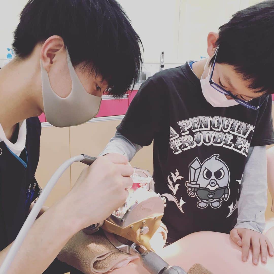 新東京歯科技工士学校さんのインスタグラム写真 - (新東京歯科技工士学校Instagram)「学生スタッフのＴです！今日は技工士の学生スタッフが衛生士の体験を一緒にしました❗️初心に戻れてとても楽しかったです🦔🦔 #技工士さんと繋がりたい #ええじゃないか #しあわせ」12月19日 16時14分 - shintokyodental