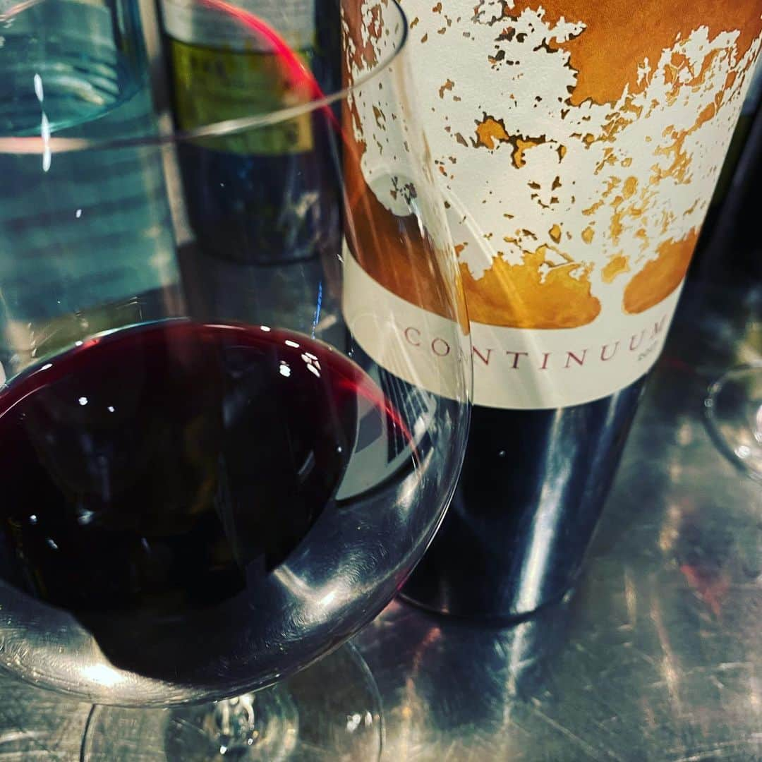 宮澤崇史さんのインスタグラム写真 - (宮澤崇史Instagram)「CONTINUUM #continuum #red #redwine #wine #california #californiawine #californiared #ロバートモンダヴィ #カリフォルニアワイン」12月19日 16時20分 - vino_takshi