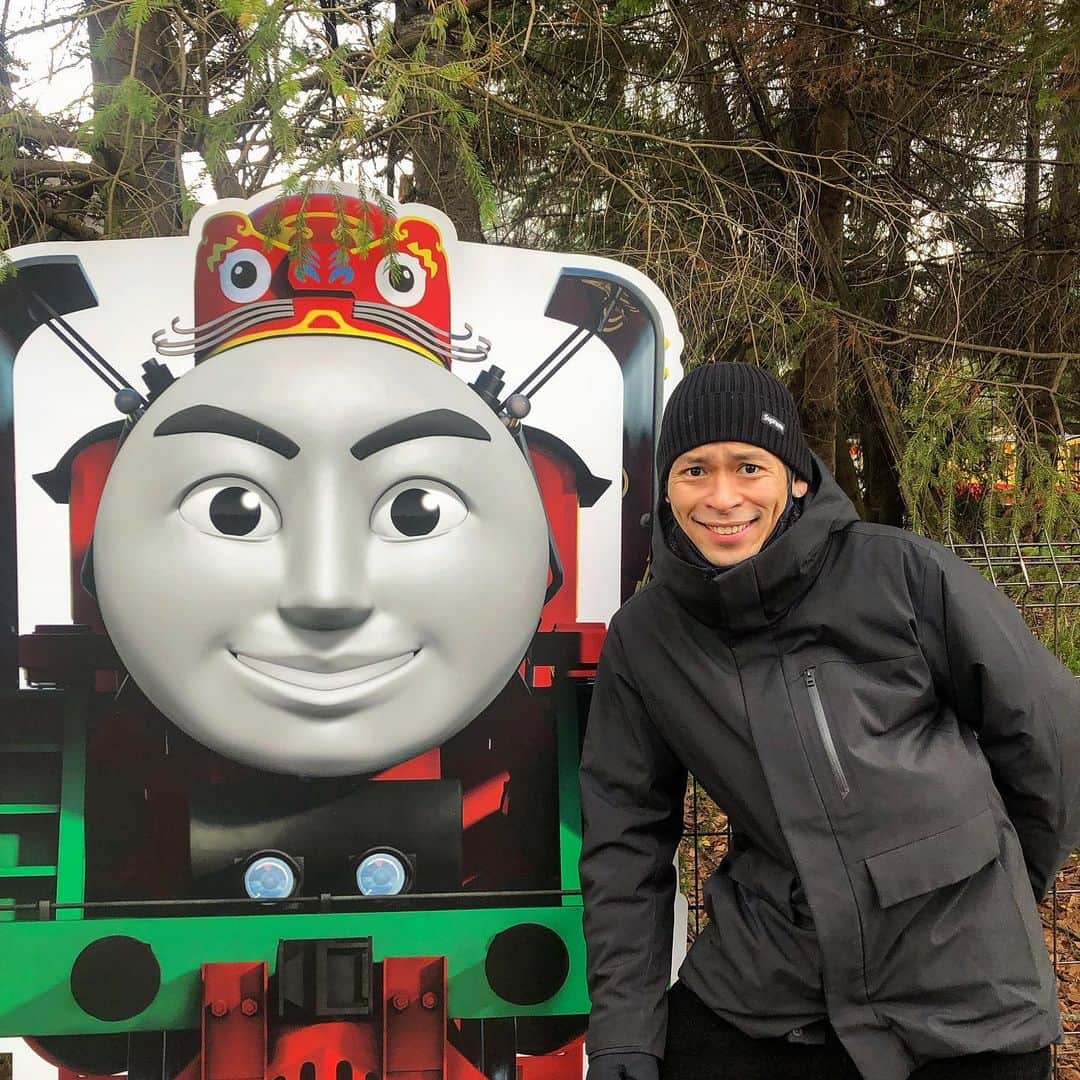 山川就史のインスタグラム：「ヨンバオ！  #ig_japan #japanlife #tokyolife #instajapan #jj #picoftheday #tbt #love #japan #tokyo #swag #instagood  #tflers #beautiful #funjaran #機関車トーマス」
