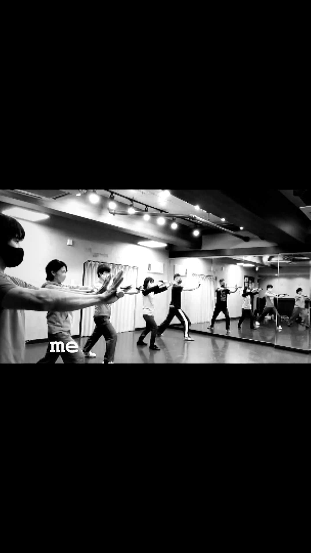 のインスタグラム：「How many people are here？  @masarugamba  #nunchakufreestyle #nunchaku #japan #ninja #bruce」