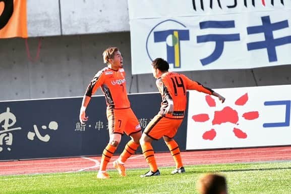 吉濱遼平さんのインスタグラム写真 - (吉濱遼平Instagram)「・ リリースの通り今シーズン限りでレノファ山口を離れることになりました。 SNSのコメントや頂いたメッセージを見て改めて山口でプレーできてよかったなと思ってます。  今シーズンも残り1試合。 最後スタジアムでお待ちしてます！  #レノファ山口 #吉濱遼平 #ヤマグチイチバン」12月19日 16時34分 - ryohey1024
