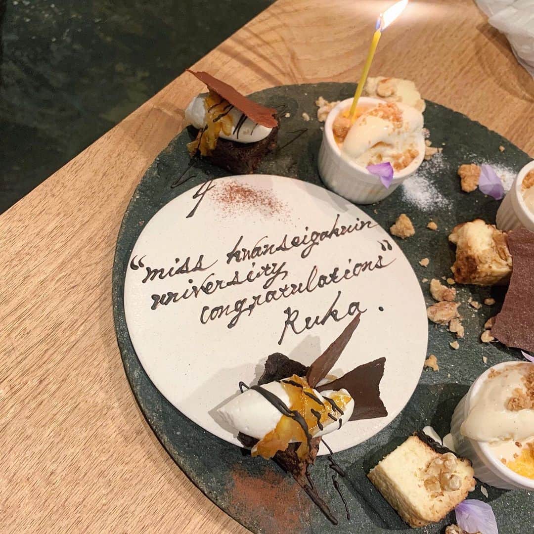 山本瑠香さんのインスタグラム写真 - (山本瑠香Instagram)「天満にあるフレンチレストラン🇫🇷🍽  一つ一つがオシャレで しかも美味しくて最高でした🍂💭  ◾︎生ハムと季節のフルーツ・リコッタチーズのサラダ ◾︎安納芋のマッシュルームのスープ ◾︎山形牛 ロティ　大葉のソース  ◾︎お祝いのデザートプレート  #大阪ランチ #大阪グルメ #天満グルメ #天満ランチ #梅田グルメ #フレンチ #onzoro #lunch #ケーキプレート」12月19日 16時40分 - mckg2020_no3