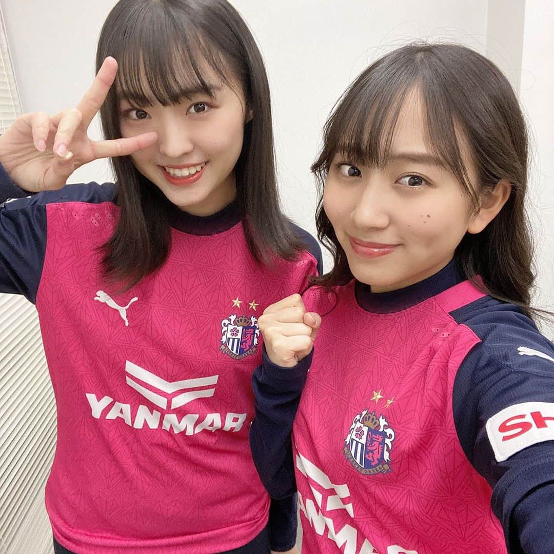 のインスタグラム：「💜 鹿島アントラーズvsセレッソ大阪戦 DAZNで観戦しました！ なかなか得点が動かず どちらもボールを譲らない中、 最終節で松田陸選手 今シーズン初ゴール！！ 力強いシュートが綺麗にゴールに吸い込まれましたね！！ 喜び合う選手の皆さんの姿を見てより嬉しさが込み上げました…😭 後半アディショナルタイムの鹿島の怒涛の攻撃に ジンヒョン選手の神セーブの連続！！ 1人で何回も叫んでました笑 結果は引き分けに終わりましたが、両チームの気持ちがすごく詰まった試合でした✨ 選手の皆さん、おつかれさまでした！！ ＊ ＊ ＊ #セレッソ大阪 #鹿島アントラーズ #最終節 #たこやきレインボー #たこ虹 #堀のインスタ」