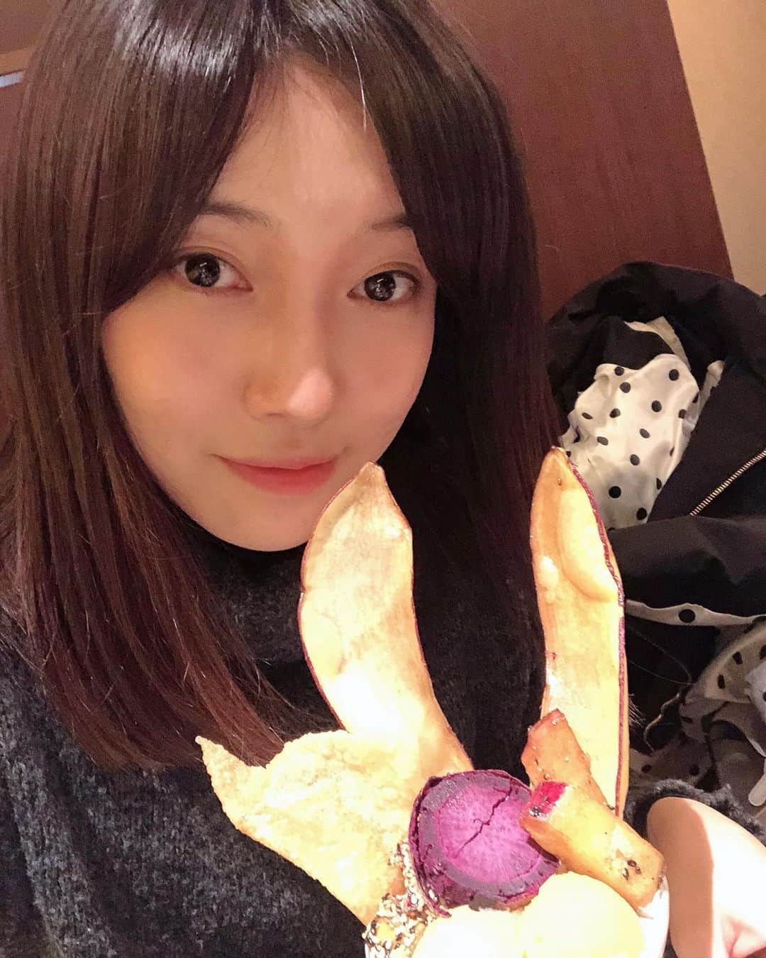 畑山亜梨紗さんのインスタグラム写真 - (畑山亜梨紗Instagram)「この間、友達になれそうにないパフェに出会ったよ。おいしかったけれど。 人が多いところに行くのはこわいね。 みんな健康でいられますように。😌😌💌  #さつまいも」12月19日 16時59分 - a_ufo_91
