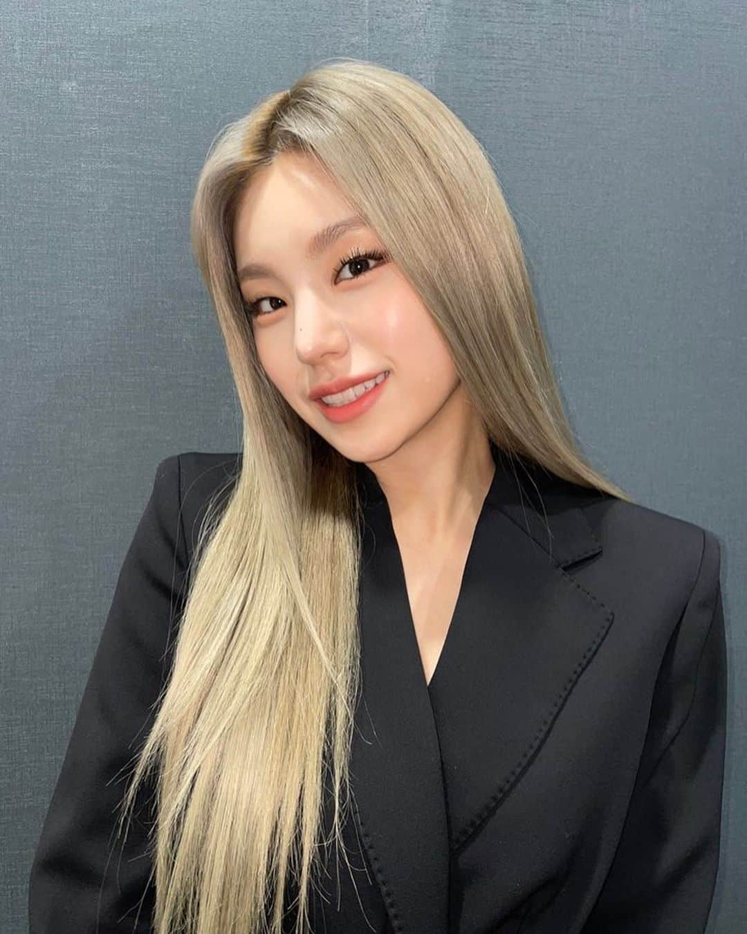 ITZYさんのインスタグラム写真 - (ITZYInstagram)「있지 무대 본사람??💕 #가요대축제 #itzy」12月19日 17時10分 - itzy.all.in.us