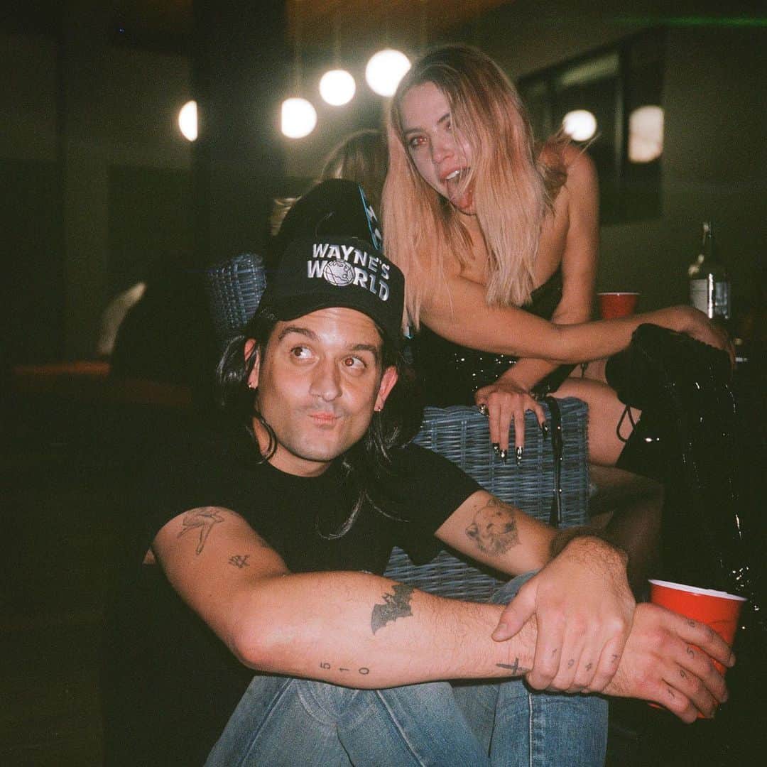 G-Eazyさんのインスタグラム写真 - (G-EazyInstagram)「Happy birthday beautiful 🖤 @ashleybenson I love you to the moon & back.」12月19日 17時17分 - g_eazy
