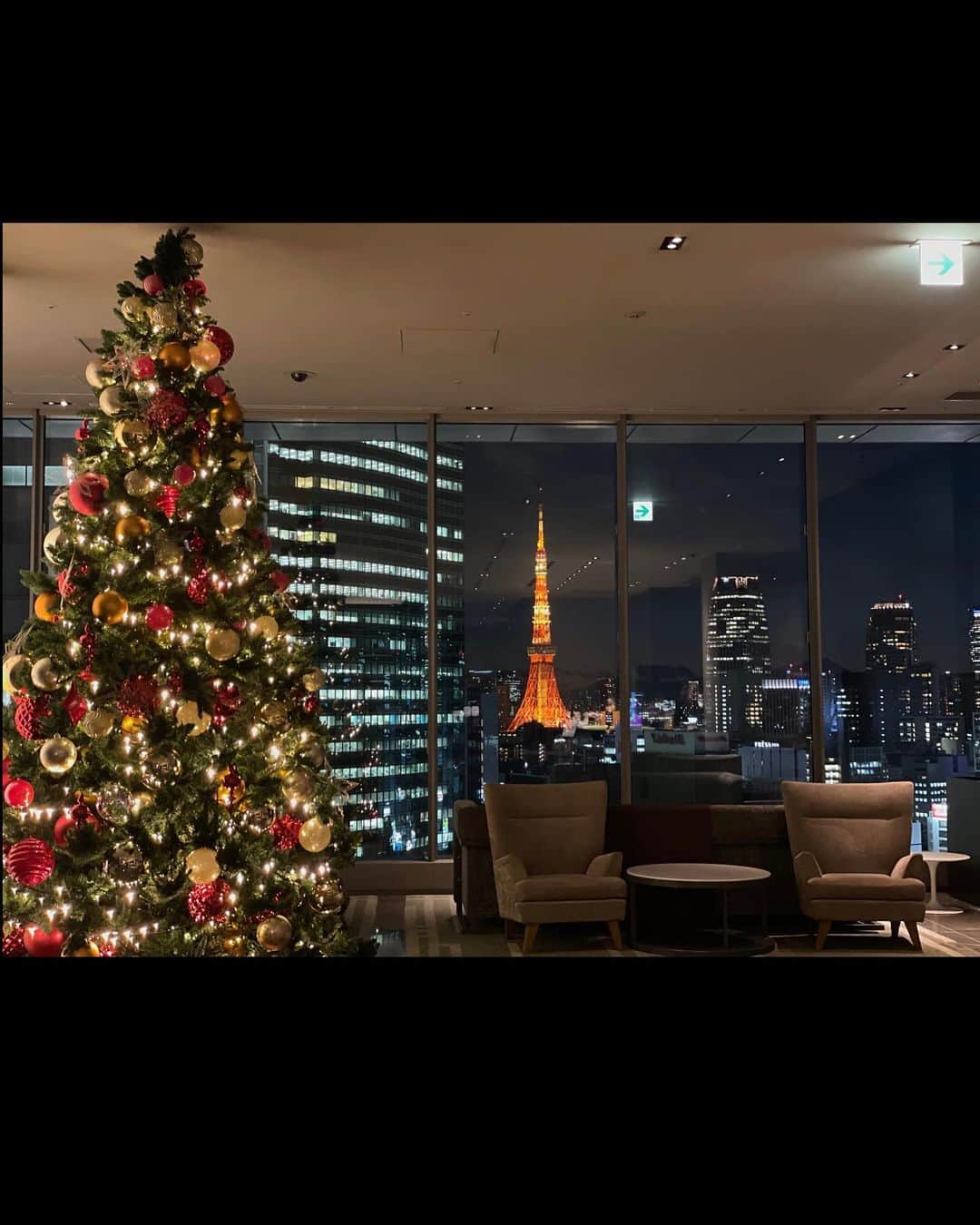 なかねかなさんのインスタグラム写真 - (なかねかなInstagram)「28日で一旦終わってしまうGo toキャンペーン。コロナで地方は行けないのでちょっとでもキャンペーンを味わおうと母と2人で都内のホテルに一泊してきた🙏 夜は東京タワー、昼はそこに加えて富士山が見えるロビー🥺🧡 3枚目は初登場母😘 #母は身長148cm」12月19日 17時24分 - nknknk1206