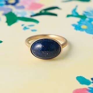 集英社FLAG SHOP（フラッグショップ）さんのインスタグラム写真 - (集英社FLAG SHOP（フラッグショップ）Instagram)「＼インスタライブ配信決定／2021年上半期をかよムーンが語り尽くす！守護龍占い2021年上半期の運気ライブ解説✨﻿ ﻿ @happyplusstoreのアカウントにて﻿ @kayo.moonさんをお招きして﻿ 「かよムーンの守護龍占い 2021年上半期の運勢」に﻿ 合わせて来年の運気とジュエリーの魅力を語ります！﻿ ﻿ 当日はかよムーンさんがリアルタイムに﻿ 質問に回答するコーナーもご用意。﻿ 運気が気になる方はマストチェック！﻿ ﻿ 事前に自分が何龍🐉かチェックしておくことで﻿ インスタライブ がもっと楽しくなります✨✨﻿ 詳しくはストーリーをチェック！﻿ ﻿ 〜タイムスケジュール〜﻿ ※時間は前後する可能性がございます。﻿ ﻿ ◆20:00〜20:15﻿ 2021年全体運の説明など﻿ ﻿ ◆20:15〜20:25﻿ 白龍星の運気について﻿ ﻿ ◆20:25〜20:35﻿ 黄龍星の運気について﻿ ﻿ ◆20:35〜20:45﻿ 紫龍星の運気ついて﻿ ﻿ ◆20:45〜20:55﻿ 桃龍星の運気について﻿ ﻿ ◆20:55〜21:05﻿ 青龍星の運気について﻿ ﻿ ◆21:05〜21:15﻿ 黒龍星の運気について﻿ ﻿ 盛りだくさんでお届けします！！！！！﻿ ﻿ #占い #占い師 #かよムーン #守護龍占い #2021年守護龍占い #占いインスタライブ  #ハピスト #おしゃれさんと繋がりたい  #アラフォーファッション  #ハッピープラスストア #happyplusstore」12月19日 17時30分 - happyplusstore
