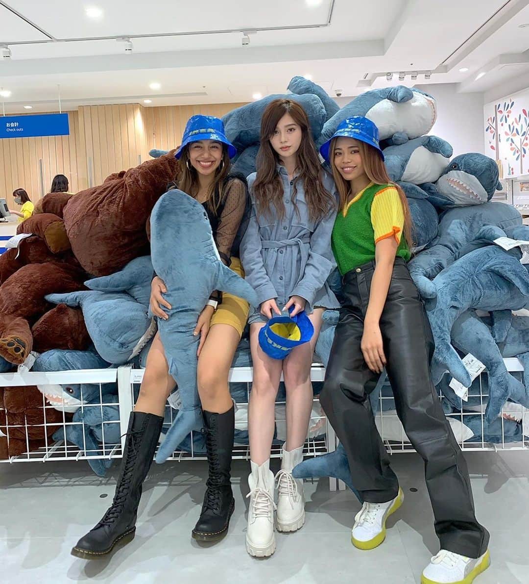 Megha Shrestha のインスタグラム：「IKEA DOLLS🦈　🟦🟡  @happy_story_14  @momoka_nanbu  @maizel_ramos   #ikeajapan #ikeahome #ikeashark #ikeashibuya #shibuya #ikealover #fyp」