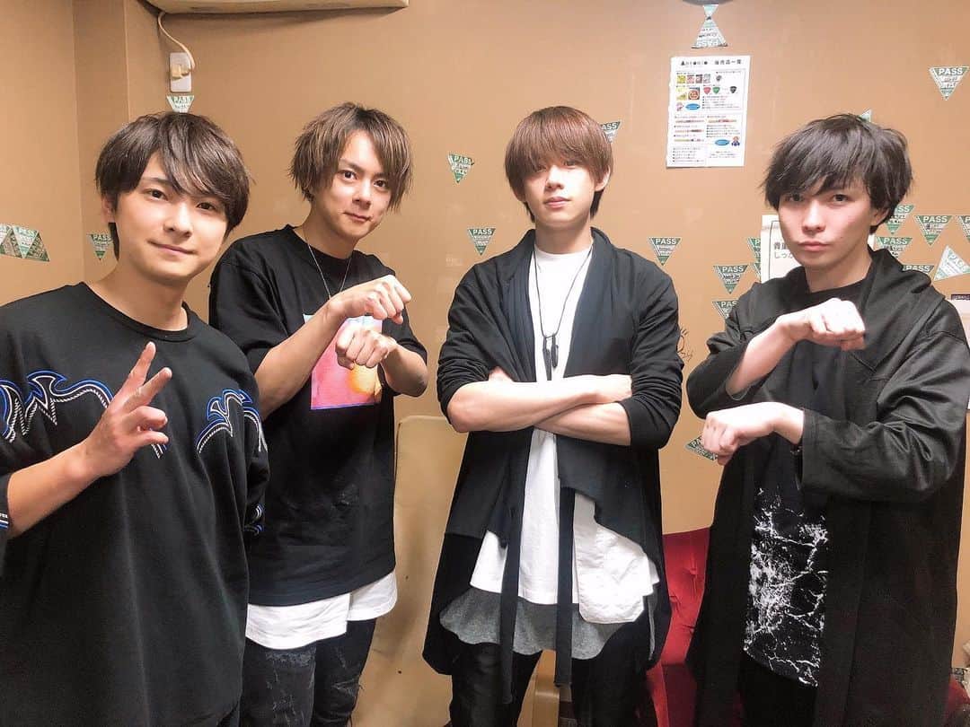 Qyoto【公式】のインスタグラム：「2020.12.16(wed) 京都GROWLY ・ 年内最後のライブは京都にて。 みなさまありがとうございました！ ・ 来年は更に進化したQyotoのライブをお届けできるよう頑張っていきますので楽しみにしていてください！ ・ #Qyoto #band #配信ライブ #京都GROWLY」