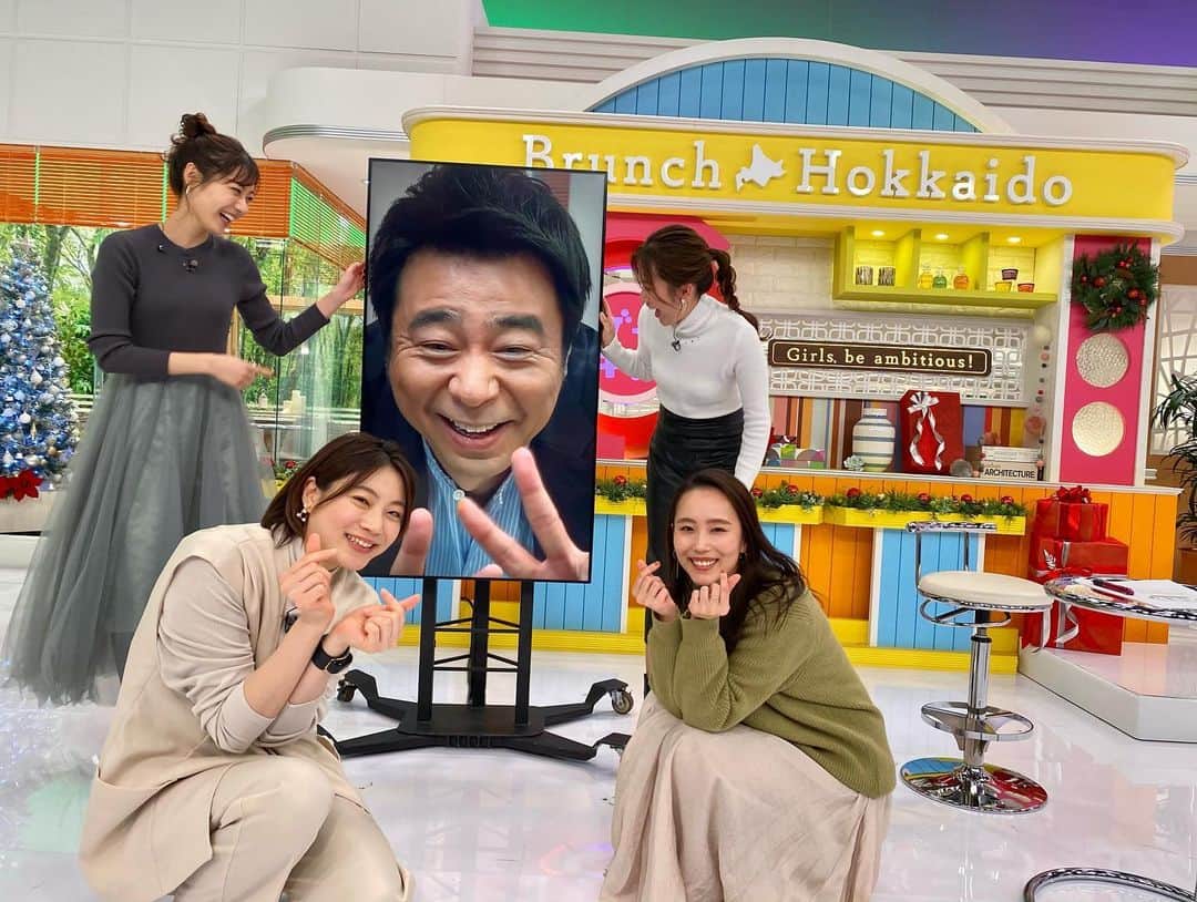 高橋佑奈さんのインスタグラム写真 - (高橋佑奈Instagram)「. 年内ラストのブラキタ生放送でした🥳 今回も楽しくてあっという間だったな〜〜 . いつもブラキタを観てくださっている皆さん、 出演者やHBCの皆さん ありがとうございました😆🙌 また来年もよろしくお願いいたします！！ . リモート出演の有野さんとも早くスタジオでお会いできますように！！！！ . #hbc #ブラキタ」12月19日 17時40分 - yuuuunadon