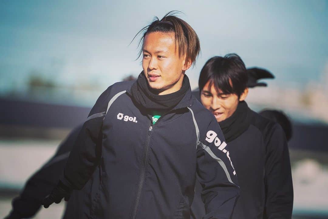 和田昌士のインスタグラム：「ラスト全体練習⚽️  このチームに関わる全ての人たちと皆で昇格したい。 もちろんサポーターも一緒に。  悔いのないようにやるだけ🔥  #sc相模原 #jリーグ」