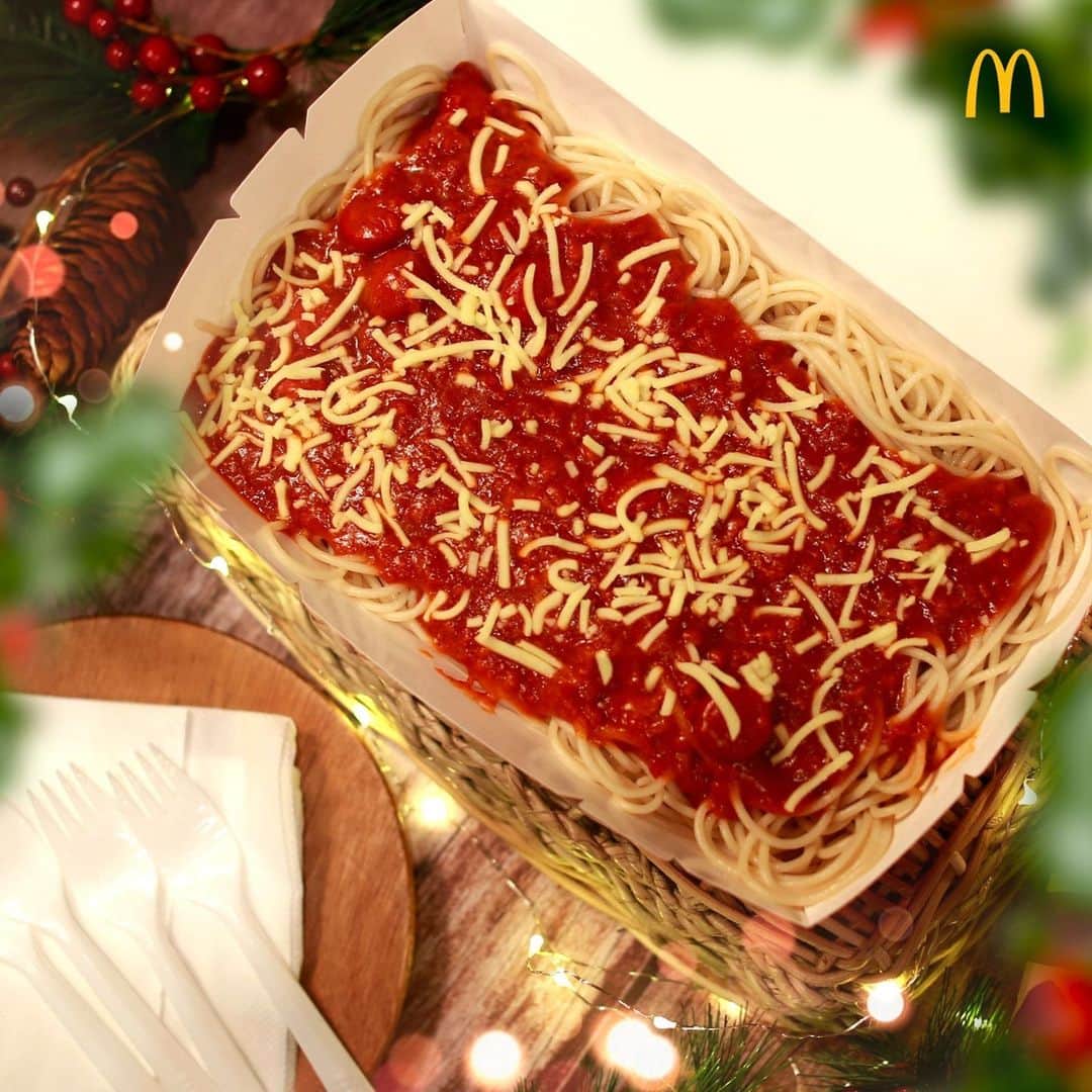 McDonald's Philippinesのインスタグラム：「Naghahanda para sa holiday celebrations? Choose the saucy and cheesy goodness of our NEW McSpaghetti Platter for the whole family! Order na sa McDonald’s via Dine-In, Take Out, Drive-Thru, or Pick-Up. Pwede ka rin umorder sa McDelivery.」