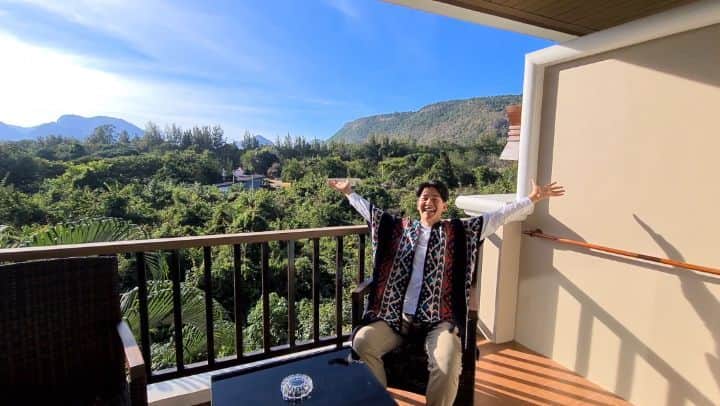 アイス・サランユーのインスタグラム：「Weekends don't count unless you spend them doing something completely pointless🤗 "Saturday life" @romanticresortkhaoyai  #เขาใหญ่ #เที่ยวทั่วไทยกับไอซ์ศรัณยู  #งานเลี้ยงภายในไว้ใจผม」