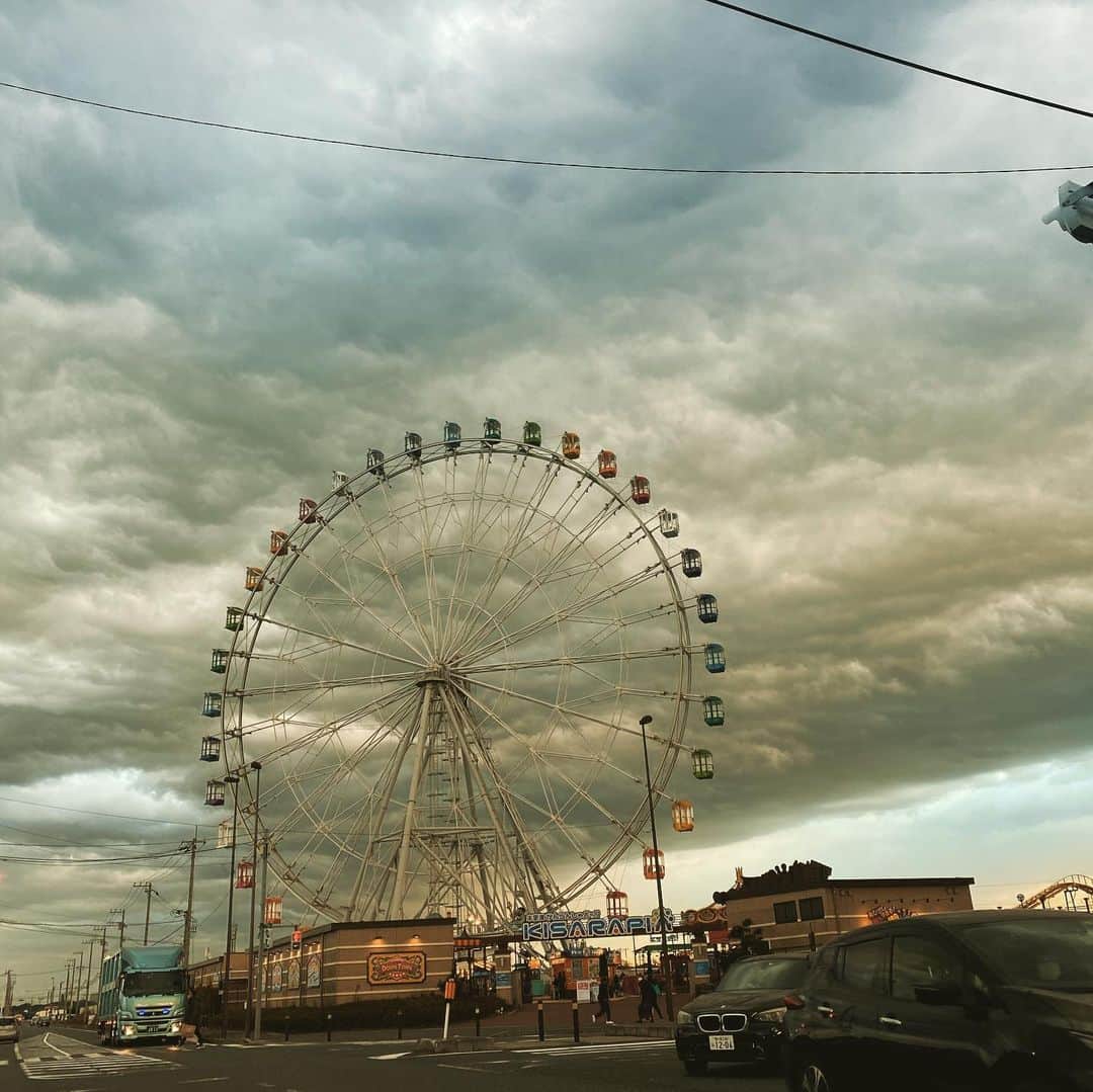 織戸学さんのインスタグラム写真 - (織戸学Instagram)「夕陽とヤシの木と海と車は合うなー。  羽田からすぐの 木更津へ。  日々勉強。    #maxmaaya #maxorido #maayaorido #ridox #maxoridoracing  #130ryokohama #toyota86 #yokohama #yokohamawheel #advan #bride #projectmu #thespeedhunters」12月19日 18時19分 - maxorido