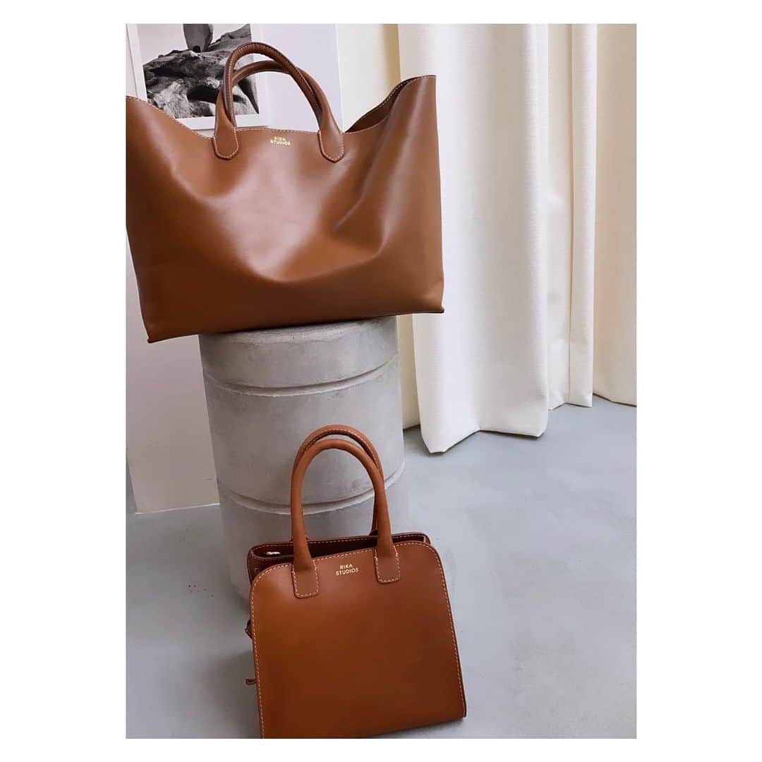 のインスタグラム：「Gaia & Voyage ✨✨ Two of our favorite bags handstiched vegetable dyed bags in tabac color . See more Online . #rikastudios #classicwardrobe」