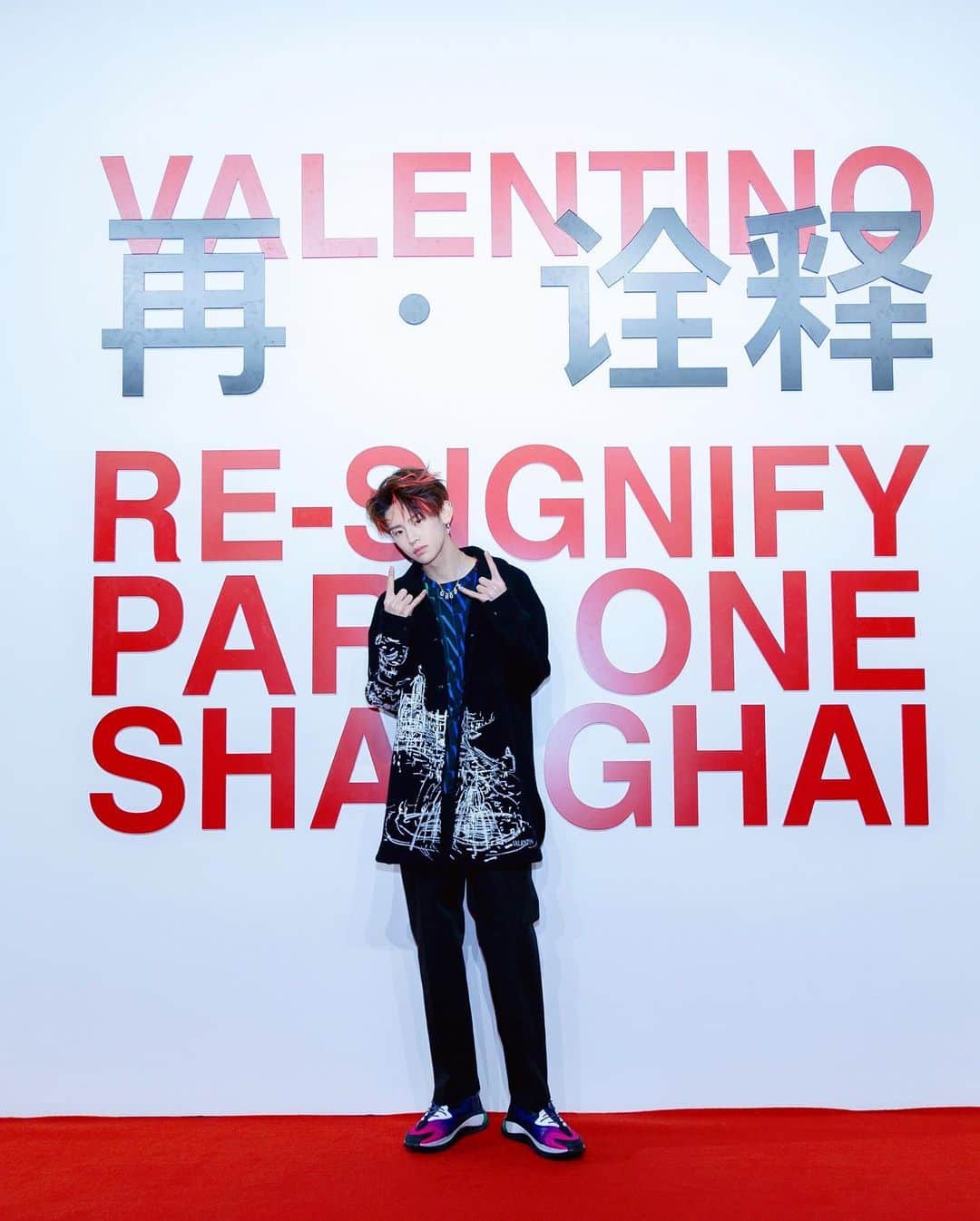 Valentinoさんのインスタグラム写真 - (ValentinoInstagram)「@qinlan_717, @estheeerrrrr, and #LilGhost visited the Power Station of Art for the newly revealed #ValentinoResignify Part One Shanghai, an experience offering visitors a chance to explore the codes of the Maison.」12月19日 18時41分 - maisonvalentino