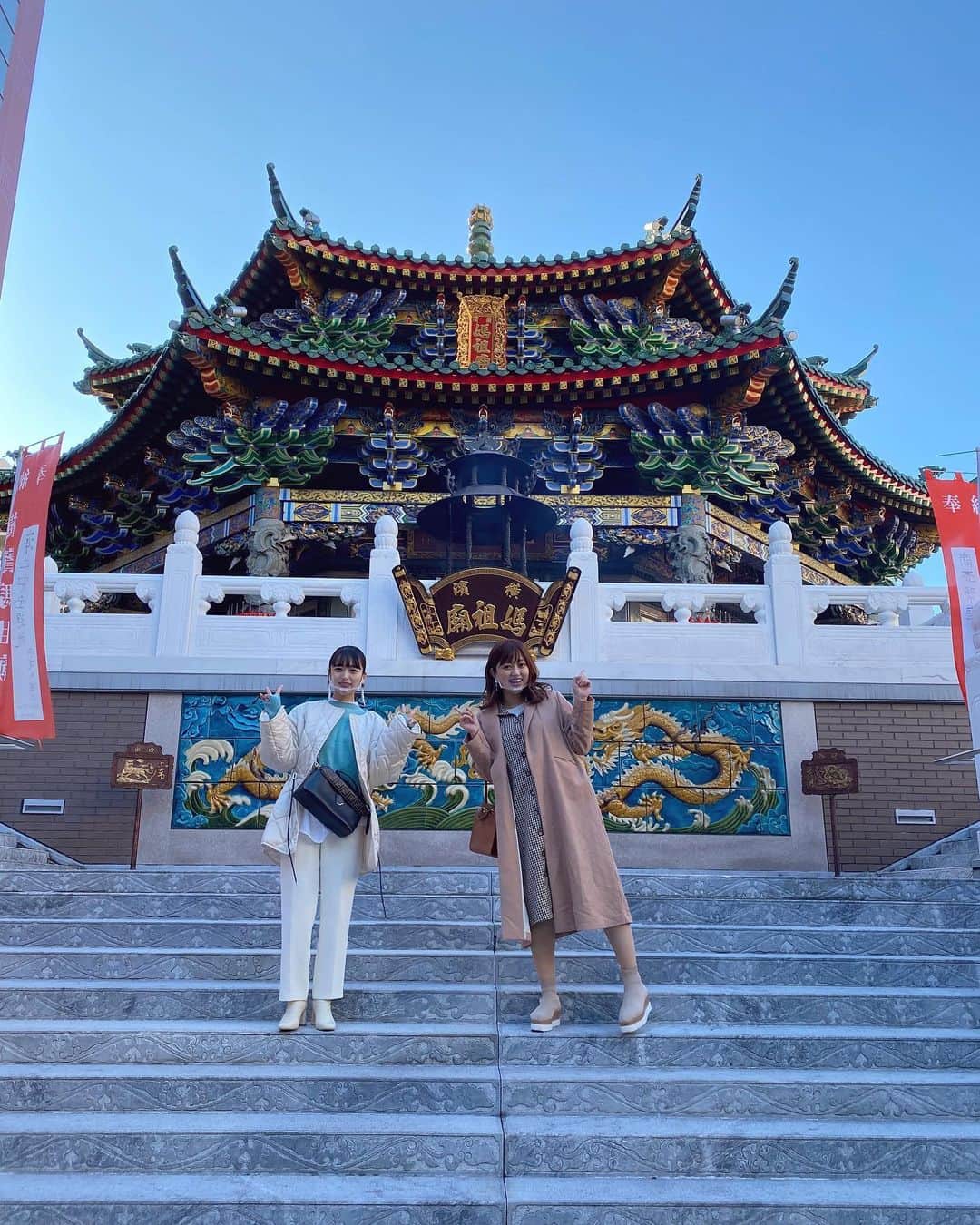 近藤千尋のインスタグラム：「土曜はナニする？の衣装は こちらでした⬇️❤️😍 @gallardagalante @maisonspecial_women @roomx601 @fendi   あみみとロケは完全プライベート感満載でほんとに楽しかったなぁ💜😘 横浜中華街、とても楽しかったです✨😍」