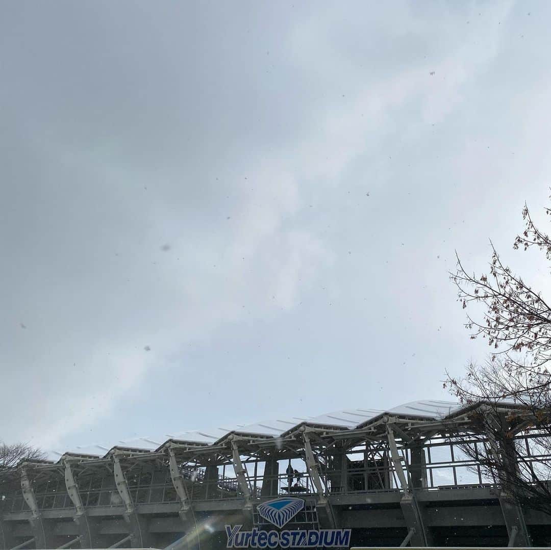 太田吉彰さんのインスタグラム写真 - (太田吉彰Instagram)「2020年ベガルタ仙台ホーム最終戦。  在籍当時のチームメイト、スタッフにも会えました。　  久しぶりのユアテックスタジアム仙台。  ありがとうございました。  #ベガルタ仙台  #ユアテックスタジアム仙台」12月19日 18時53分 - yoshiakiohta09