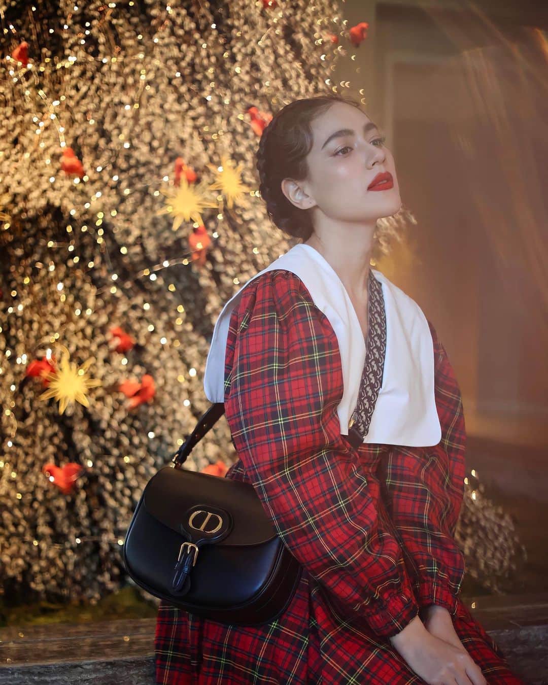 キンバリー・アン・ウォーテマス・ティアムシリのインスタグラム：「5 days till Christmas be like..🌹#Dior #DiorBobby」