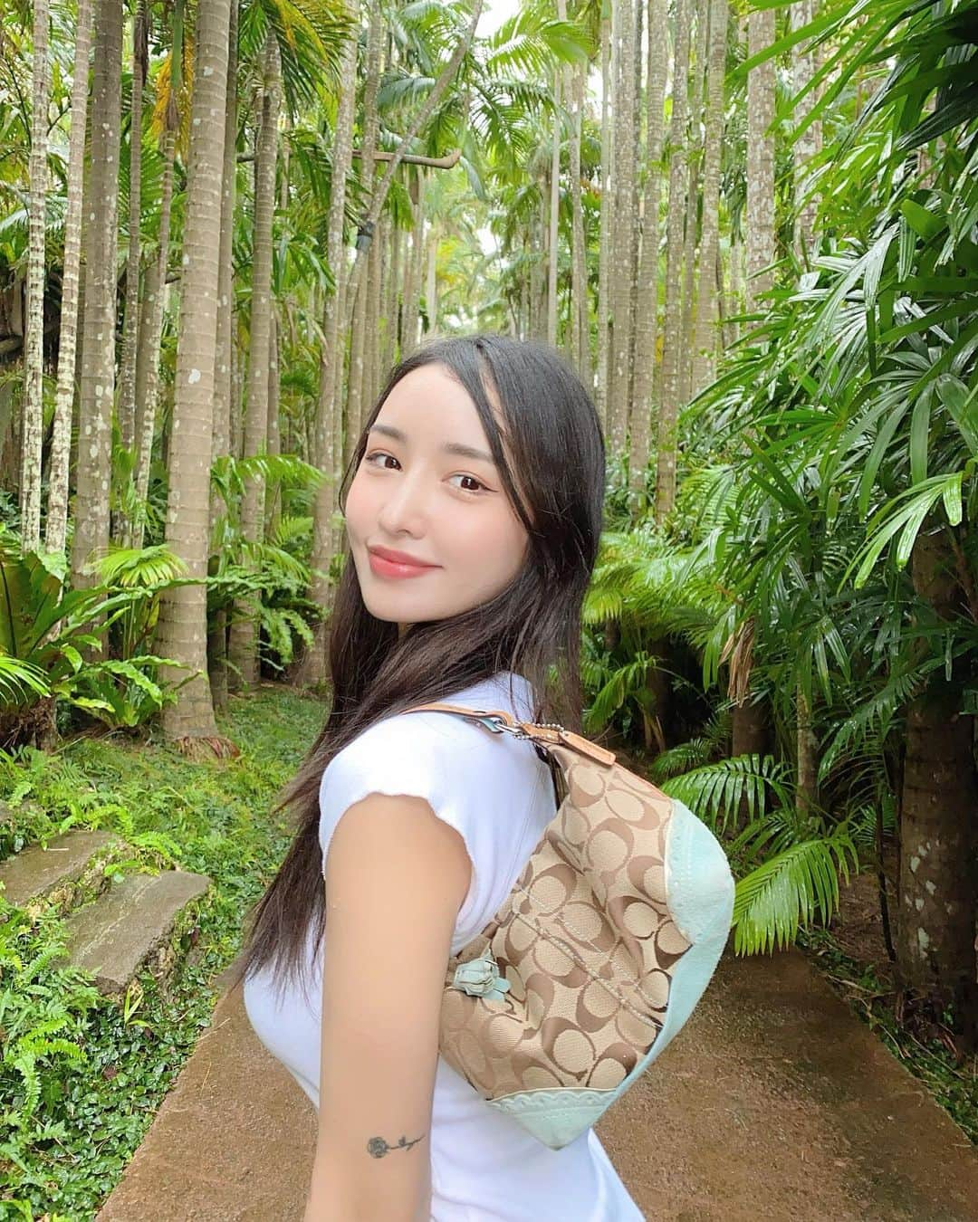 葉月さんのインスタグラム写真 - (葉月Instagram)「natural🌿」12月19日 19時11分 - hzk0207