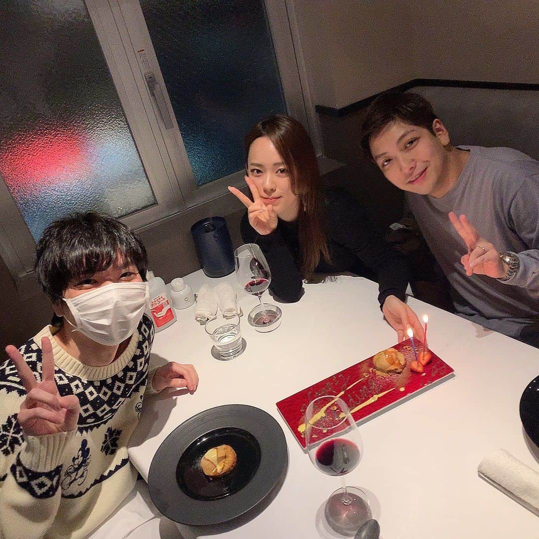 ジョージのインスタグラム：「ポッキーさんにお祝いしてもらいました、ありがとうございます😭」