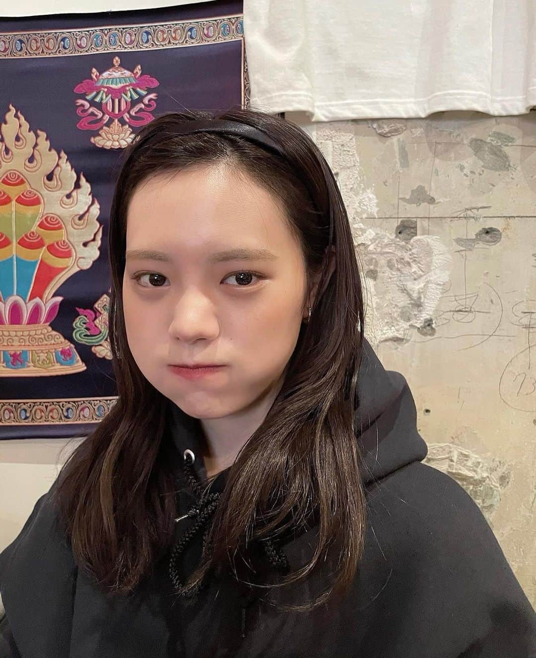 のインスタグラム：「こんなにぱんぱんに頬張ってたなんて、、笑 年に一度の前髪なし子！なに食べてたかあたったら木村マスターだね🥢」
