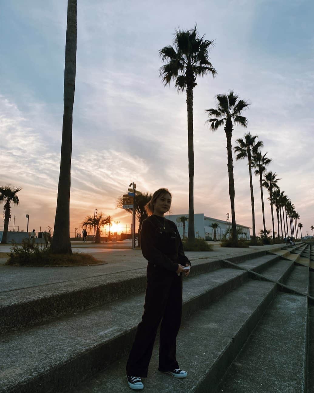 のインスタグラム：「・ ・ 最近日が落ちるの早いからなかなか夕日見に行かれへん泣泣 ・ ・」