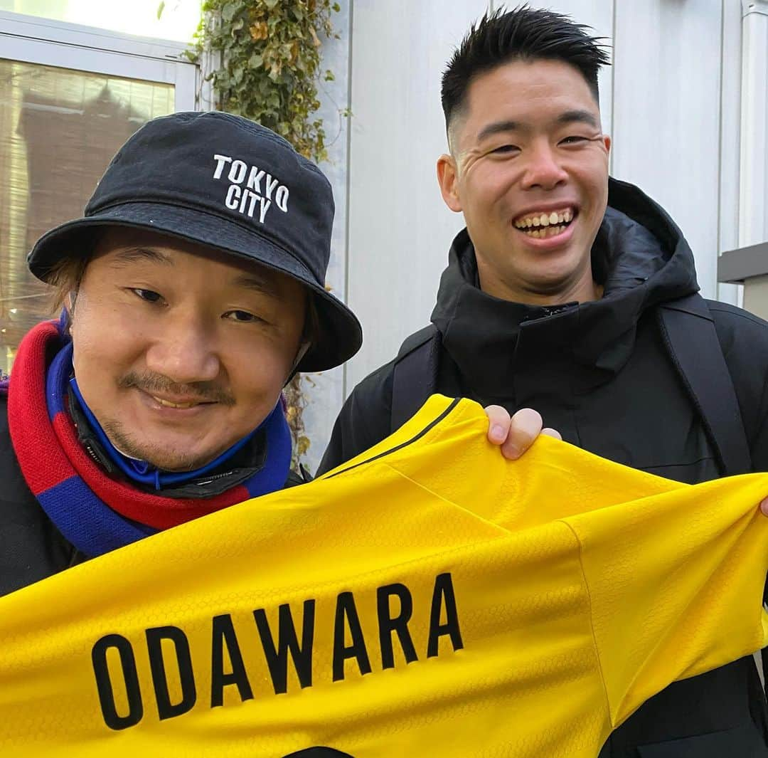 植田朝日さんのインスタグラム写真 - (植田朝日Instagram)「🔵🔴﻿ ﻿ ACLで東京と戦った唯一の東京ファン(？)小田原くんと味スタで待ち合わせ‼️笑﻿ ﻿ セレス🇵🇭ユニフォームをプレゼントしてくれたんだけどマジ嬉しかったよ！w﻿ ﻿ 次は年明けでもフットサルやろうぜ！w﻿ ﻿ @odawara1203 ﻿ YNWA﻿ ﻿ #tokyo12 #小田原貴 #UnitedCityFC #フィリピン #フィリピンサッカー」12月19日 19時35分 - asahiman