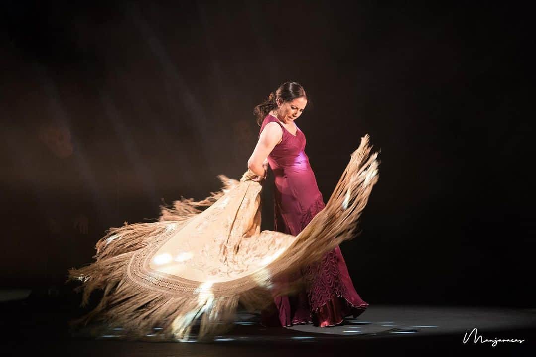 DeFlamenco.comさんのインスタグラム写真 - (DeFlamenco.comInstagram)「Eva Yerbabuena en #SumaFlamenca   #flamenco #deflamenco #flamencomadrid #fotoflamenco  @eva_yerbabuena_cia  📷 @manjavacas.flamenco」12月19日 19時44分 - deflamenco
