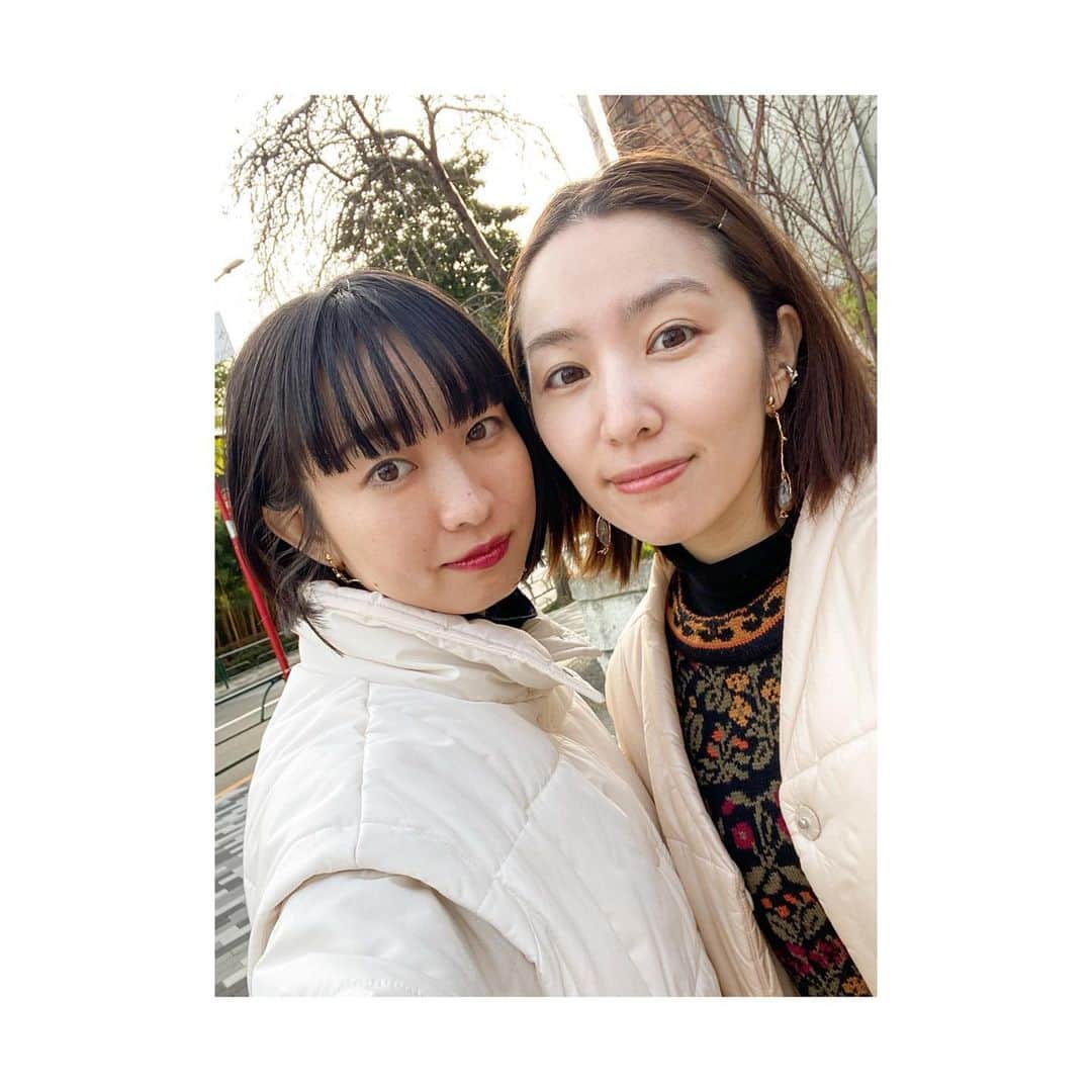 のインスタグラム：「... 久しぶりのうーちゃん🍎 これからの話がたくさんできて、 胸がほくほくした1日だったな😌 自分に正直に生きて、 気持ちよい空気を沢山吸っていたい🌱 そのために自分ができることを、コツコツと🌏 ' 日々益々冷え込んできたので、 皆さまお身体に気をつけてね🧶」