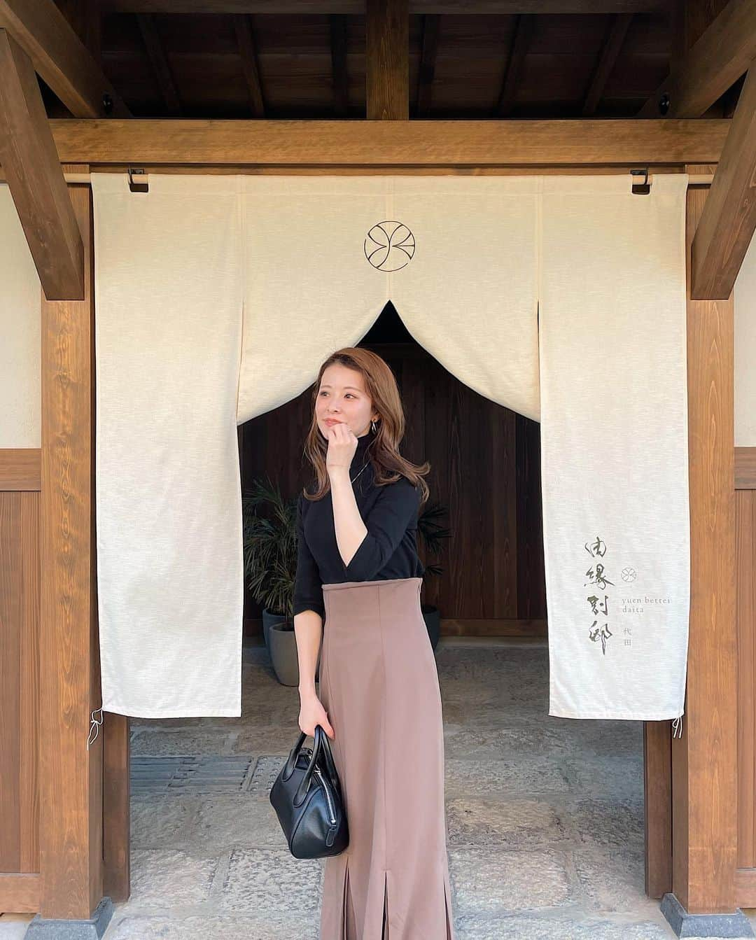 工藤はるかさんのインスタグラム写真 - (工藤はるかInstagram)「載せてなかったやつ🍁  knit @zara  skirt @louren__official  bag @louren__official」12月19日 20時09分 - har_326