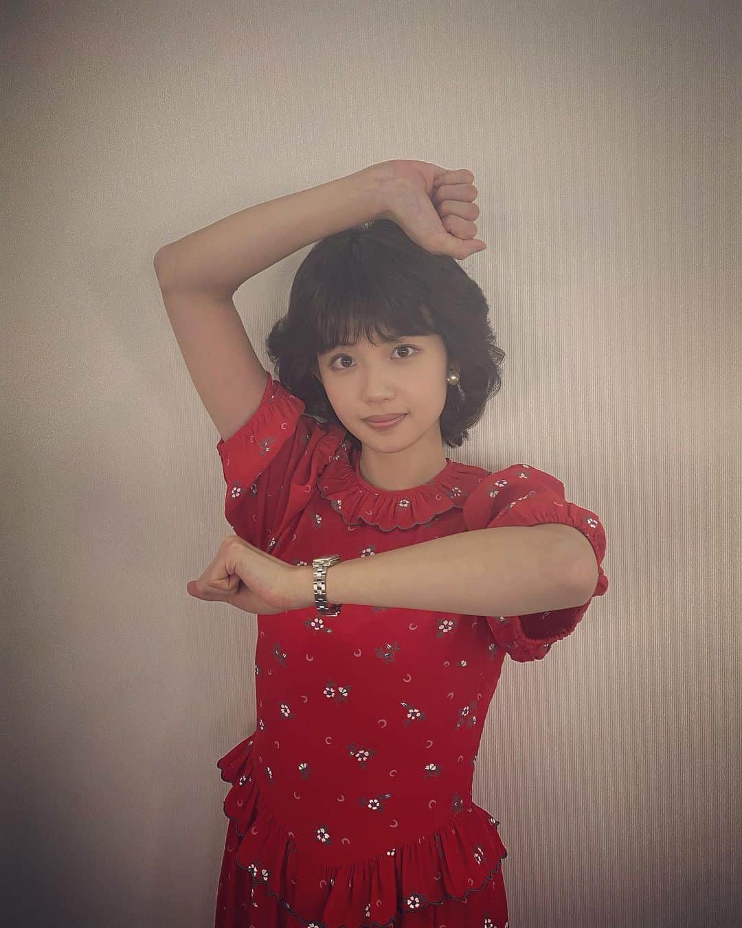 田中瞳さんのインスタグラム写真 - (田中瞳Instagram)「. 聖子ちゃんカット×Heart on wave ~  #クイズハッタリくん の衣装とヘアセットです。 28日放送をお楽しみに^ ^」12月19日 20時27分 - hitomi_tanaka_9