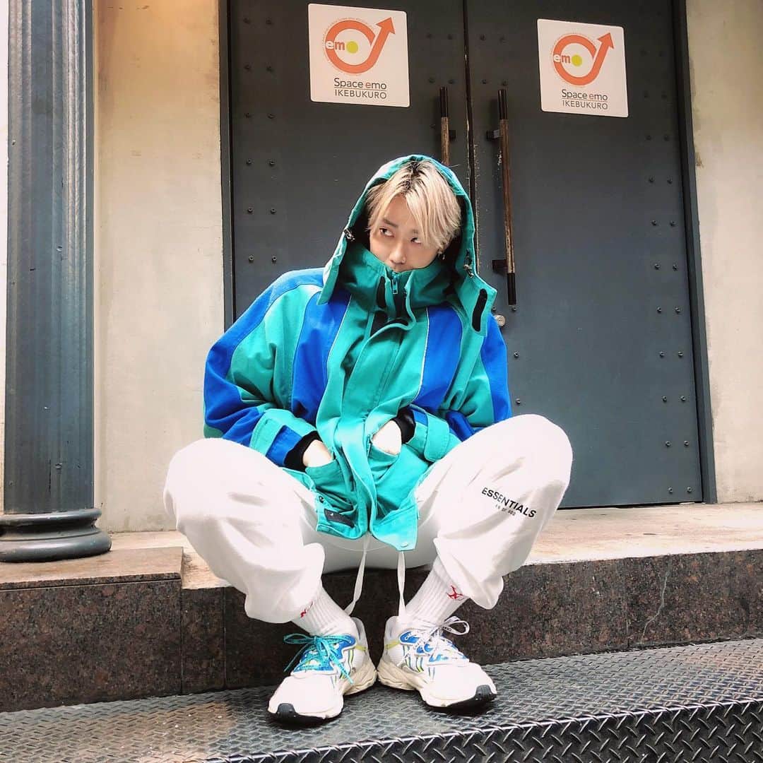 YUKIのインスタグラム：「今年最後のオンラインリリースイベントありがとうございました」