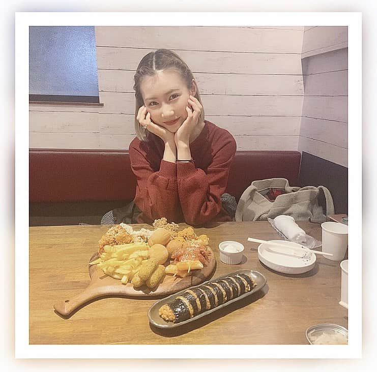 稲葉るりさんのインスタグラム写真 - (稲葉るりInstagram)「お仕事終わりに韓国料理たっくさん食べてきた🇰🇷🤤♥️  念願のチーズキンパ🧀すごい伸びたのっ2枚目の動画見てみてねっ☺︎  #韓国　#韓国料理　#韓国ご飯　#新大久保　#新大久保ごはん　#グルメ　#韓国グルメ　#新大久保グルメ #コルモク食堂　#チーズ　#チキン　#キンパ」12月19日 20時54分 - make_up_yuka